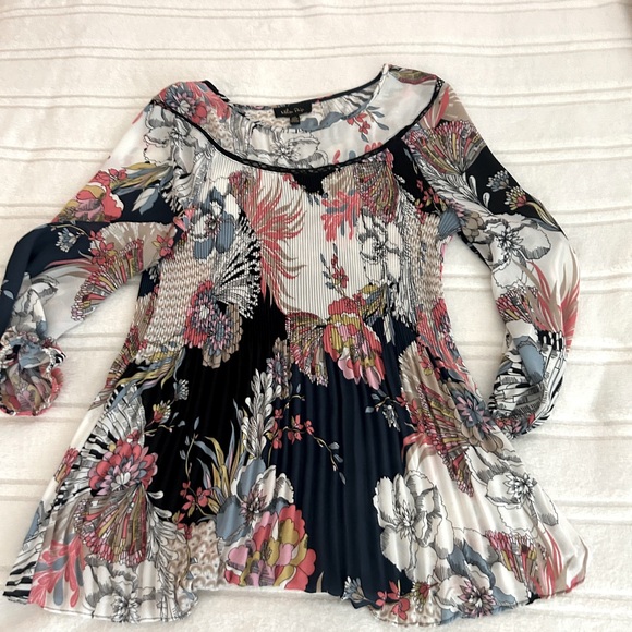 Melissa Paige Tops - Melissa Paige Pleated White Pink Black Blouse with 3/4 Sleeves SZ L